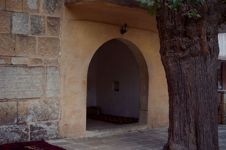 The vestibule of Baba Cewish