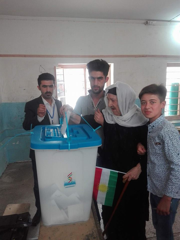 بالصور.. استمرار توافد المصوتين في استفتاء كوردستان
