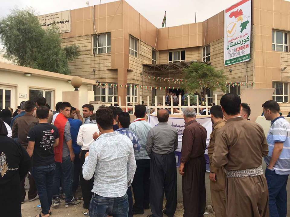 بالصور.. استمرار توافد المصوتين في استفتاء كوردستان