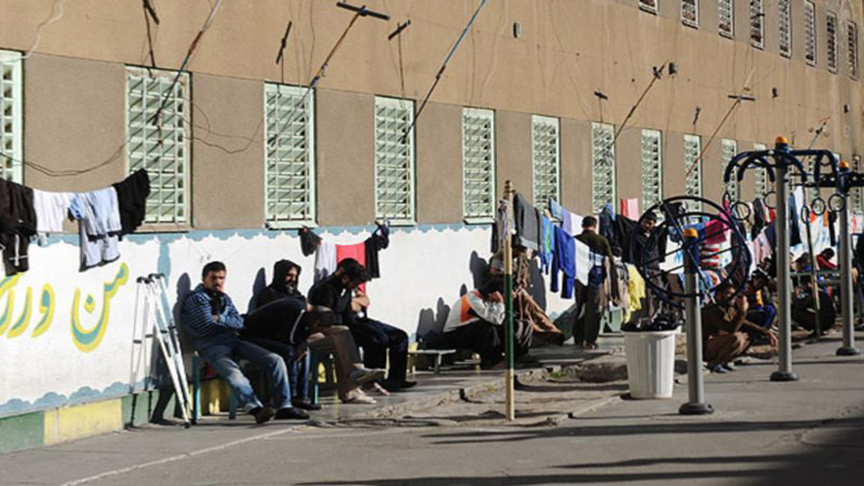 ژمارەیەك زیندانیی كورد لە زیندانی كرماشان مانیان لە خواردن گرتووە