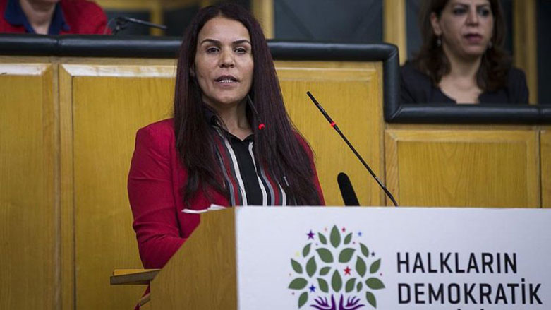 Mafê parlementeriyê ji Parlementereke HDPê hate standin