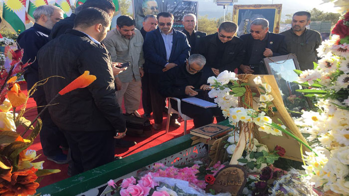 Iranian Quds Force Commander Qassem Soleimani visits the tomb of former Kurdish President of Iraq Jalal Talabani in Sulaimani Province, Oct. 12, 2017. (Photo: PUK media)