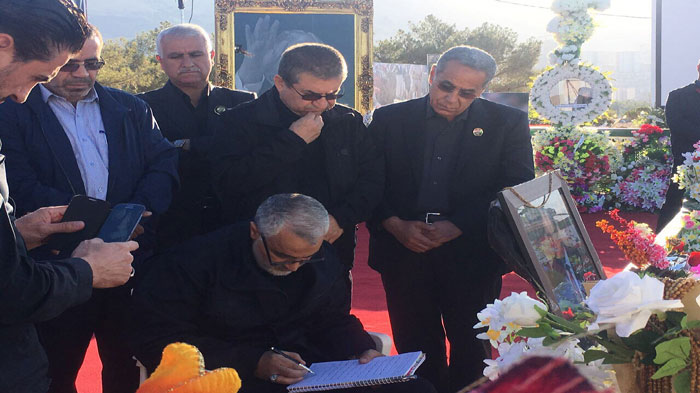 Iranian Quds Force Commander Qassem Soleimani visits the tomb of former Kurdish President of Iraq Jalal Talabani in Sulaimani Province, Oct. 12, 2017. (Photo: PUK media)