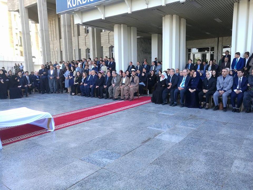 رێوڕەسمی كۆچی دوایی شوان قەڵادزەیی لە پەرلەمانی كوردستان بەڕێوەدەچێت