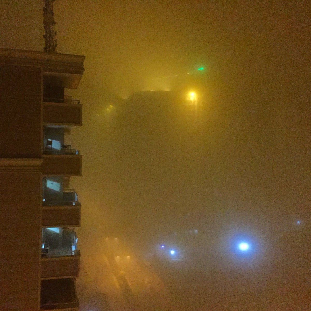 Dust storm hits the capital of the Kurdistan Region, Erbil, October 28, 2017. (Photo: Adam Mirani)