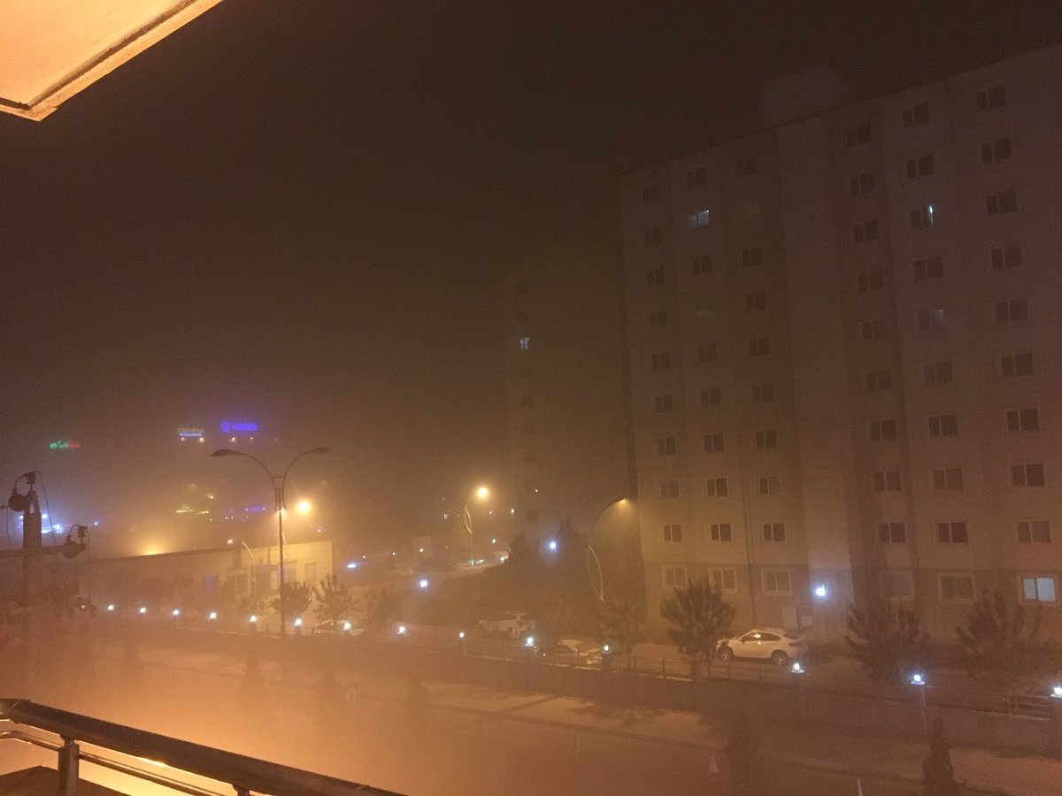 Dust storm hits the capital of the Kurdistan Region, Erbil, October 28, 2017. (Photo: Adam Mirani)