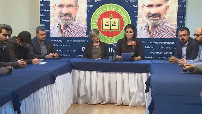 Baroya Diyarbekirê: Di rewşa awarte de zextên li ser girtiyan zêde bûne