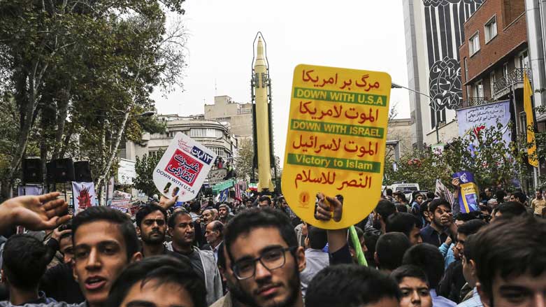 نمایش موشک بالستیک سپاه پاسداران در راهپمیایی ١٣آبان سالروز اشغال سفارت آمریکا در تهران