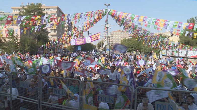 Li Diyarbekirê mitînga HDP, DBP û TJAyê tê lidarxistin