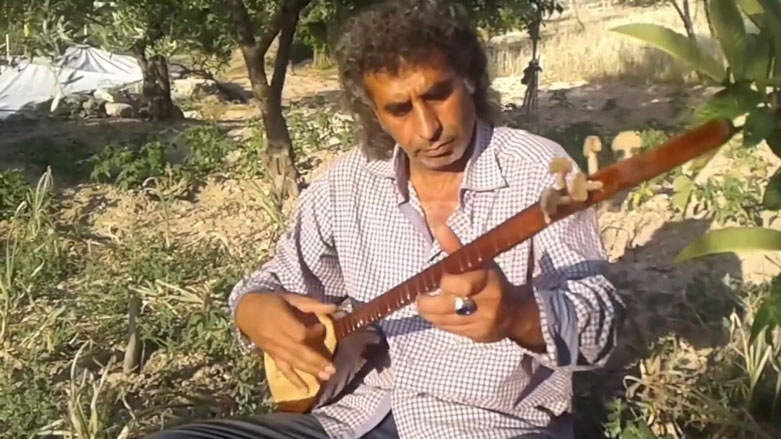 Ekrem Bavê Nazî berdewamiya çanda dengbêjiyê li Çiyayê Kurmênc e