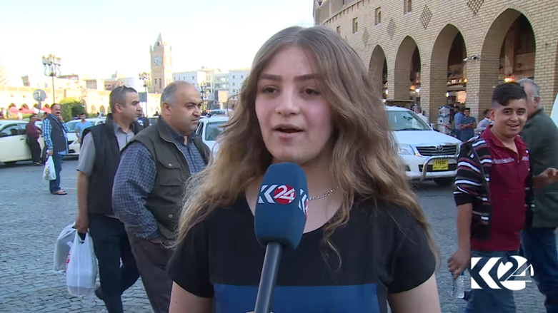 بالصور.. رقصات فتاة تبعث 