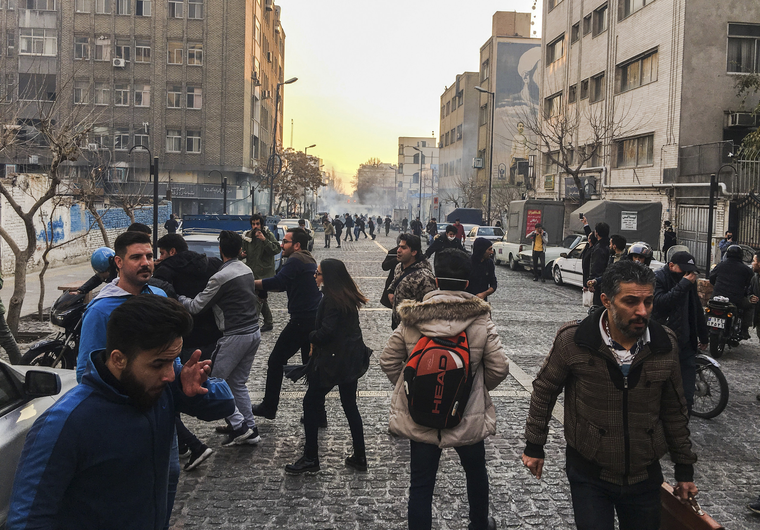 قوتابییانی زانكۆی تاران رژاونه‌ته‌ سه‌ر شه‌قامه‌كان