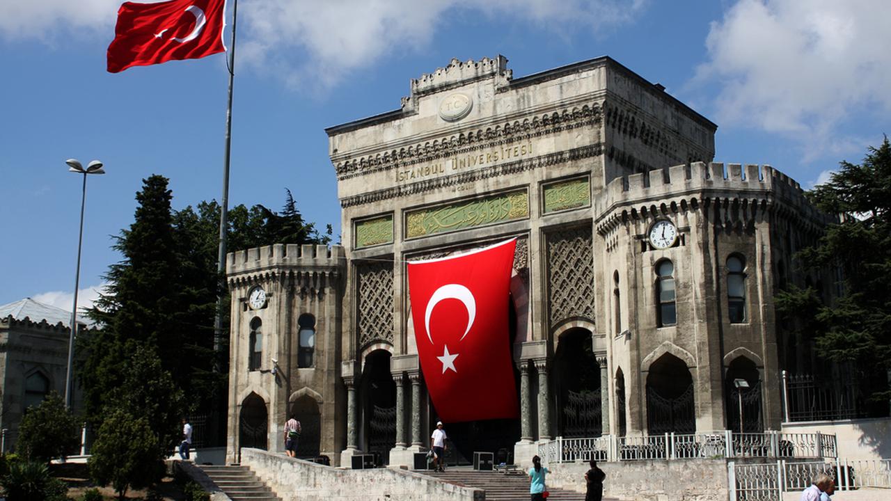 A file picture shows the gate of Istanbul University's main campus. (Photo: Reuters)