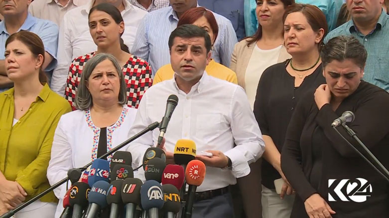 Parêzerên Demîrtaş: Dibe Demîrtaş serbest were berdan