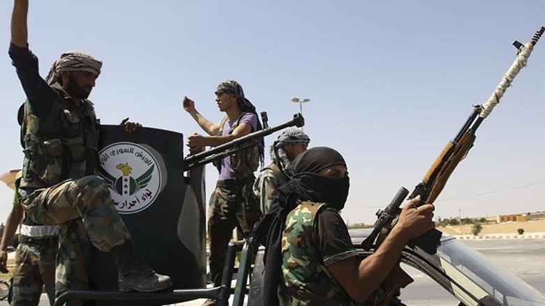 Artêşa Azad moleta mehekê dide hêzeke opozisyonê da ji nav DAIŞê derkeve