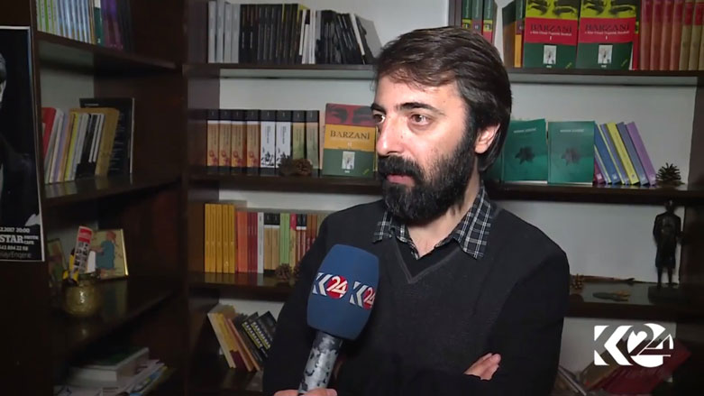 Kawa Nemir zêdetir ji 7 hezar helbest wergerandine Kurdî