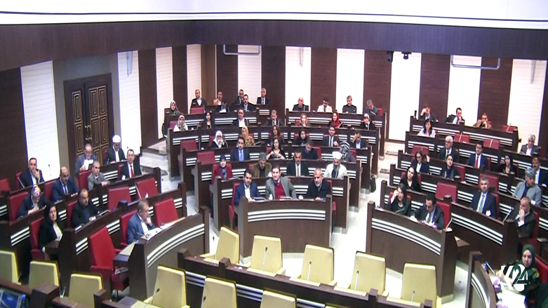 Perlemana Kurdistanê rewşa Xurmatû gotûbêj dike