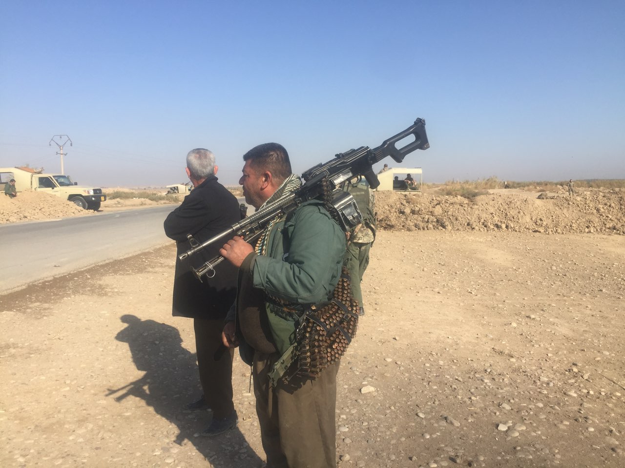 Iraqi forces and the Kurdish Peshmerga standoff in an area near the town of Kifri, in northern Diyala Province, Dec. 26, 2017. (Photo: Kurdistan 24)