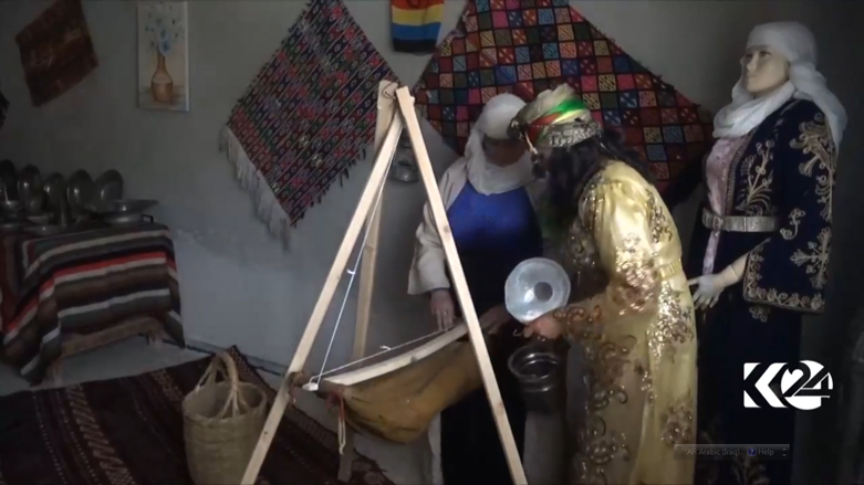 بمناسبة عيد المرأة.. معرض نسائي تراثي في كوباني (بالصور)