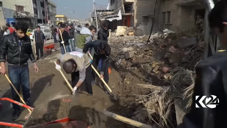 بالصور.. شباب يطلقون 