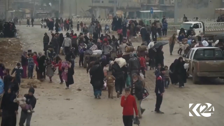 بالصور.. حدة المعارك تصعد موجة النزوح بالموصل وسط ظروف مأساوية