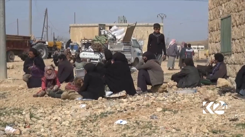 بالصور.. آلاف النازحين من ريف الباب ومنبج تطلق نداءات استغاثة 