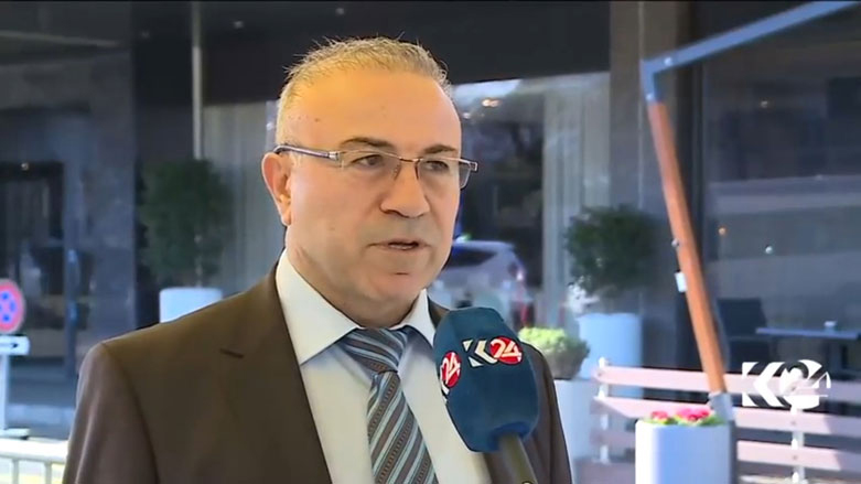 عبد الحكيم بشار عضو الهيئة العليا للمفاوضات يقول ان المعارضة سترد على ورقة دي ميستورا