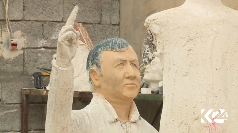 رغم ضنك الحال.. أنامل نحات كوردي تروي مآثر خالدة وتستنطق الحجر (بالصور)