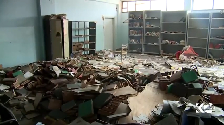 بالصور.. ماذا فعل داعش بملايين الكتب في الموصل؟