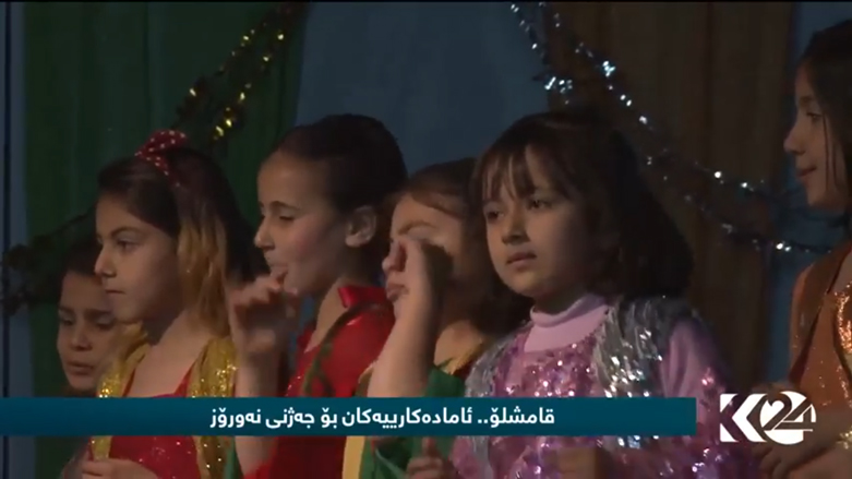 بالصور.. احتفالات مبكرة لأطفال القامشلي بعيد نوروز