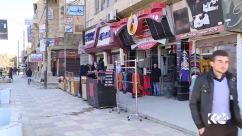 بالصور.. اسواق الموصل تطيح بالسواد وتصطبغ بالألوان الزاهية