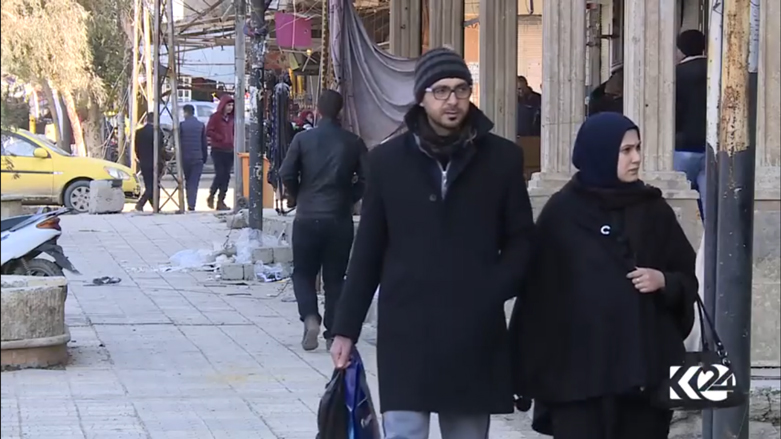 بالصور.. اسواق الموصل تطيح بالسواد وتصطبغ بالألوان الزاهية