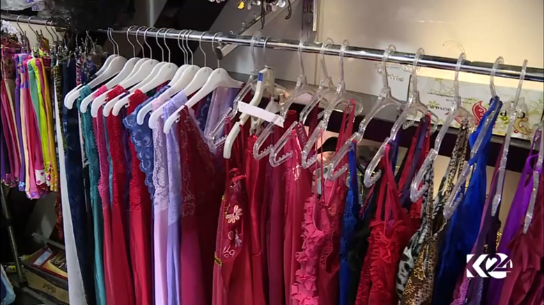 بالصور.. اسواق الموصل تطيح بالسواد وتصطبغ بالألوان الزاهية