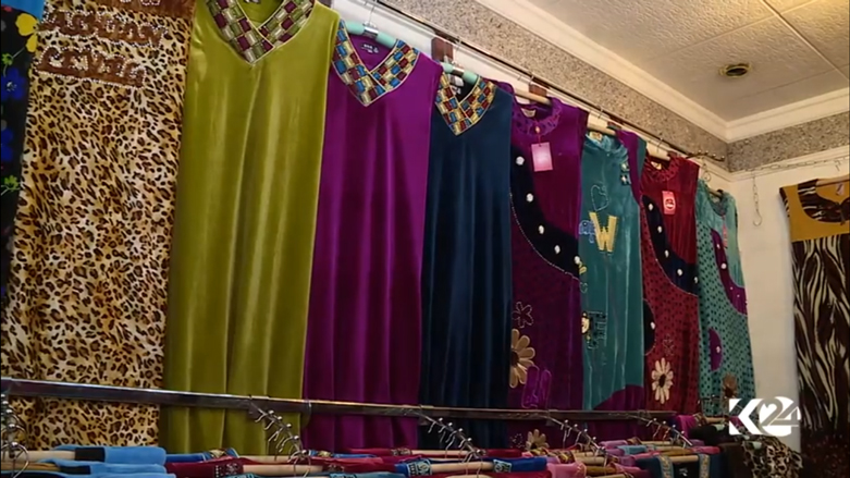 بالصور.. اسواق الموصل تطيح بالسواد وتصطبغ بالألوان الزاهية