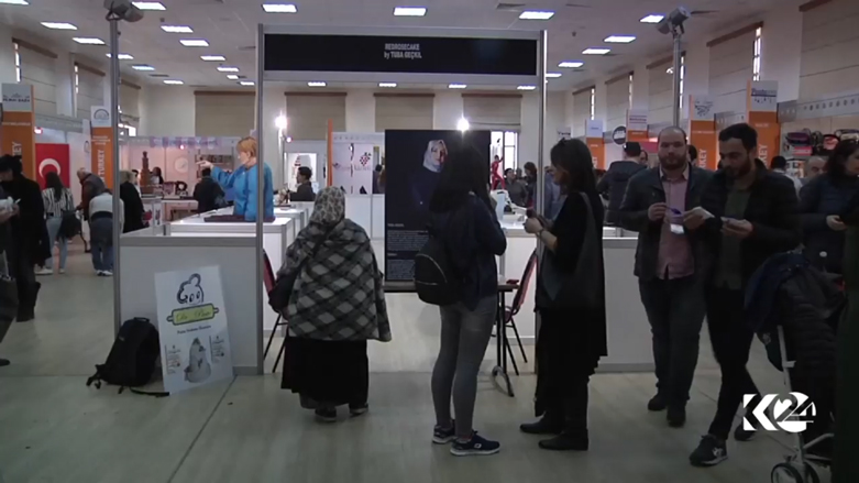 بالصور.. ترامب وميركل بمعرض حلويات بتركيا