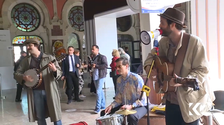 بالصور.. مجسمات واصناف متنوعة للشوكولاتة بمهرجان اسطنبول واقبال من عشاقها