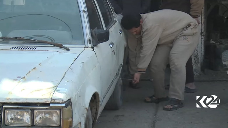 الحي الصناعي بالموصل يفتح ابوابه بحذر وسط خوف من المفخخات