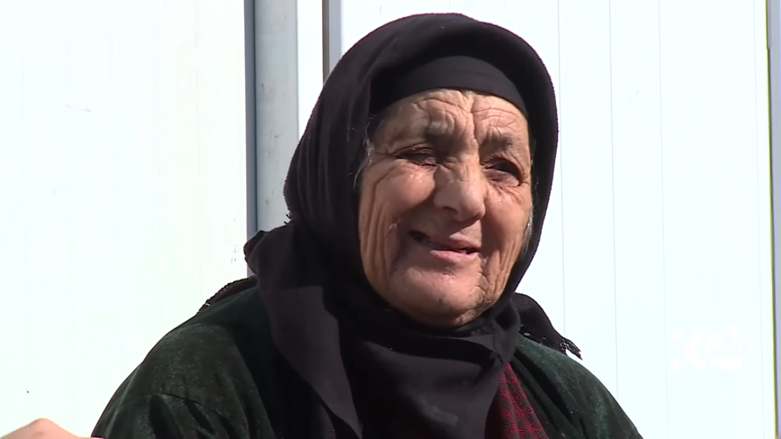 العجوز مريم يعقوب ترفض العودة الى بلدة قرقوش