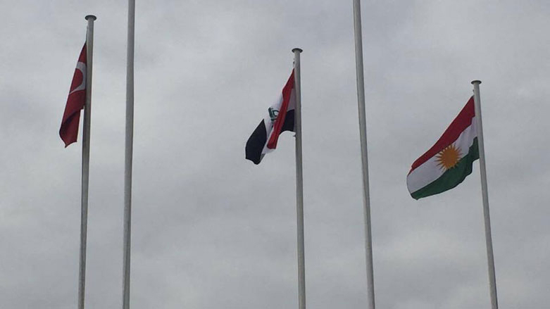 تركيا ترفع علم كوردستان على سارية في استقبال الرئيس بارزاني