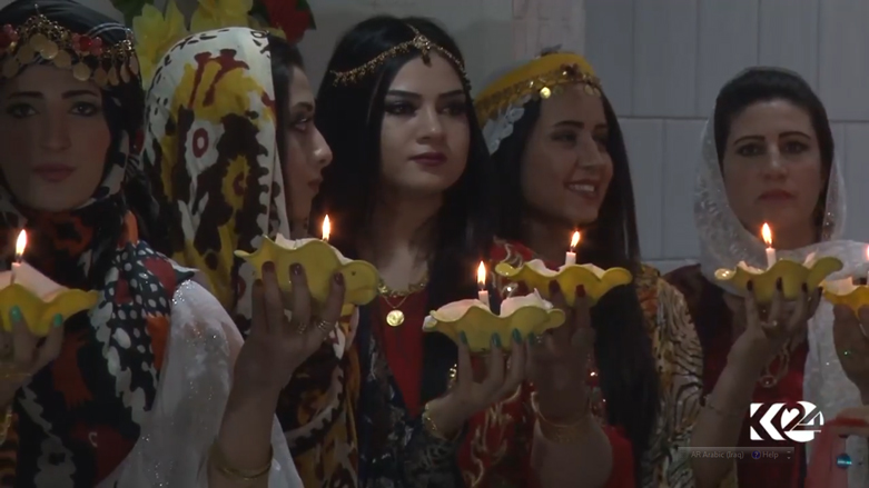 بالصور.. نساء القامشلي يكرسن الثقافة الكوردية بأزيائهن