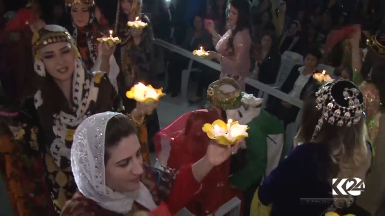 بالصور.. نساء القامشلي يكرسن الثقافة الكوردية بأزيائهن