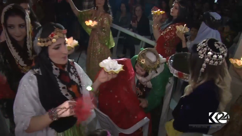 بالصور.. نساء القامشلي يكرسن الثقافة الكوردية بأزيائهن