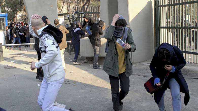 دست کم ٢٥ نفر در اعتراضات دیماه گذشتە ایران کشتە شدند
