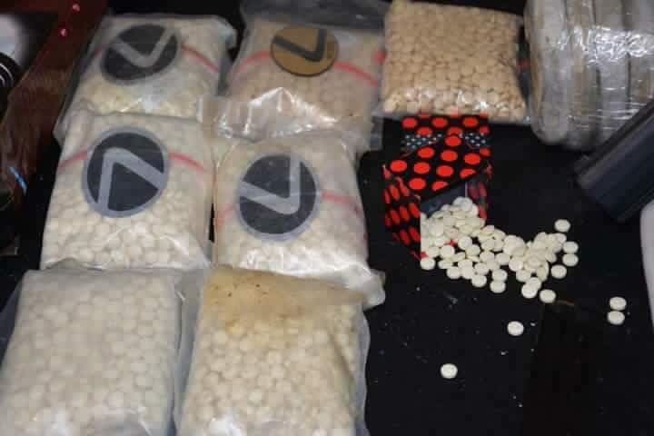 Security forces arrest a drug dealing gang in the Shia holiest city of Najaf. (Photo: Social Media)