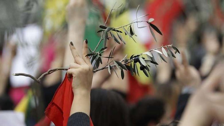 له‌ به‌يروت سه‌دان كورد دژى هێرشه‌كانى سه‌ر عه‌فرين خۆپيشاندانيان ئه‌نجامدا