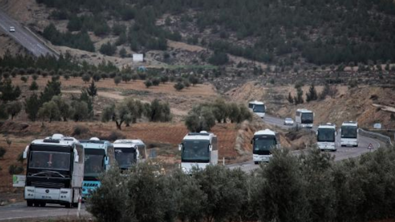 Buses carrying FSA militants into Syria to fight Kurdish forces pass through the Kilis province, Turkey, Jan. 19, 2018. (Photo: DHA)