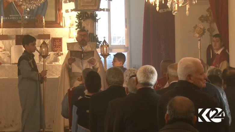 بالصور..الأرمن يحتفلون بأعياد الميلاد بالقامشلي