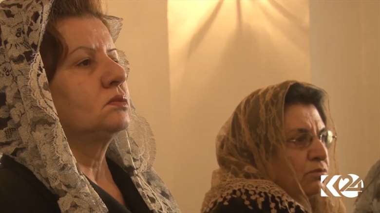 بالصور..الأرمن يحتفلون بأعياد الميلاد بالقامشلي