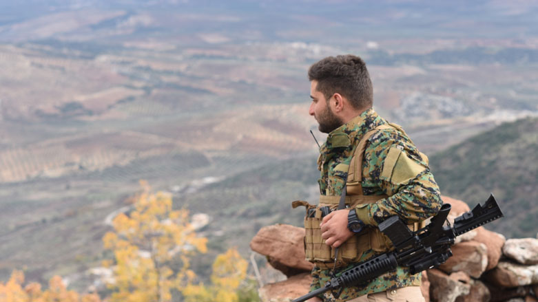 Artêşa Tirkiyê bilindtirîn çiyayê Efrînê bombebaran dike 