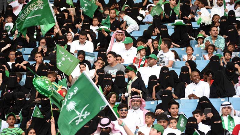 نخستین حضور زنان در ورزشگاه در عربستان